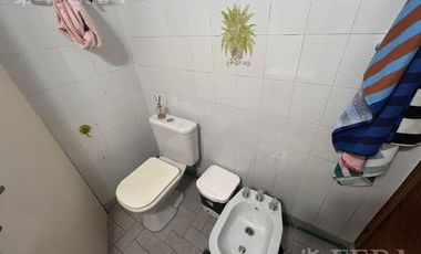 Venta de casa 6 ambientes con cochera en Villa Dominico