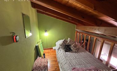 Venta de casa 6 ambientes con cochera en Villa Dominico