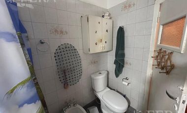 Venta de casa 6 ambientes con cochera en Villa Dominico