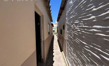 Venta de casa 6 ambientes con cochera en Villa Dominico