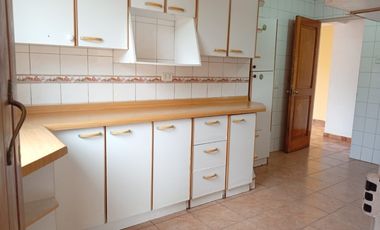 SE VENDE CASA ESQUINA EN BAQUEDANO