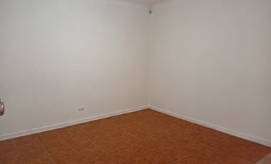 SE VENDE CASA ESQUINA EN BAQUEDANO