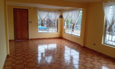 SE VENDE CASA ESQUINA EN BAQUEDANO