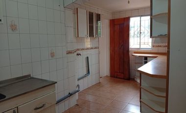 SE VENDE CASA ESQUINA EN BAQUEDANO