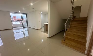 PENTHOUSE EN ARRIENDO UBICADO EN ENVIGADO SECTOR EL PORTAL