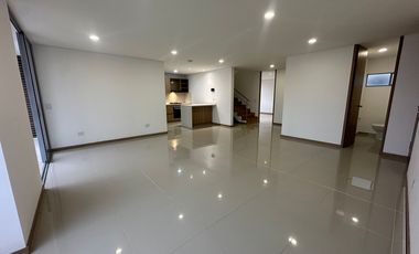 PENTHOUSE EN ARRIENDO UBICADO EN ENVIGADO SECTOR EL PORTAL