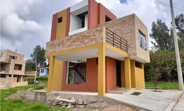 HERMOSA CASA PROYECTO LA FUENTE TOCANCIP