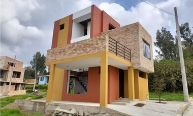 HERMOSA CASA PROYECTO LA FUENTE TOCANCIP