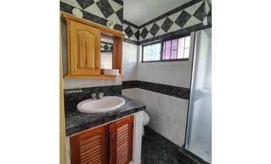 SE ARRIENDA CASA DE DOS PISOS EN BARRIO LA CASTELLANA DE MONTERIA