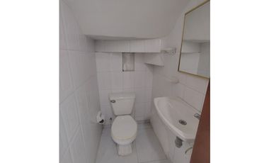 SE ARRIENDA CASA DE DOS PISOS EN BARRIO LA CASTELLANA DE MONTERIA