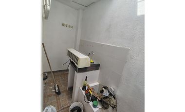 SE ARRIENDA CASA DE DOS PISOS EN BARRIO LA CASTELLANA DE MONTERIA