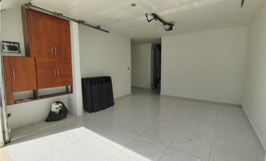 SE ARRIENDA CASA DE DOS PISOS EN BARRIO LA CASTELLANA DE MONTERIA