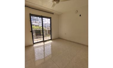 SE ARRIENDA CASA DE DOS PISOS EN BARRIO LA CASTELLANA DE MONTERIA