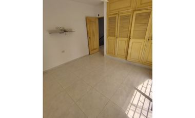 SE ARRIENDA CASA DE DOS PISOS EN BARRIO LA CASTELLANA DE MONTERIA