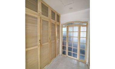 SE ARRIENDA CASA DE DOS PISOS EN BARRIO LA CASTELLANA DE MONTERIA