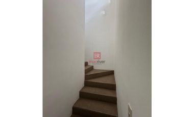 CASA EN RENTA EN PUENTE REAL SECCIÓN MIRAFLORES. CD. OBREGÓN, SONORA