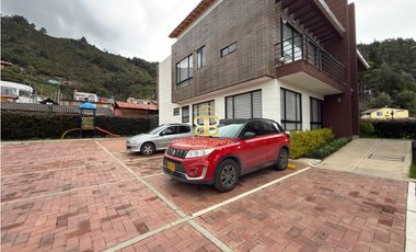 SE VENDE APARTAMENTO EN COTA CON JARDIN PRIVADO