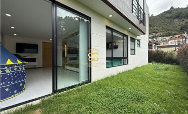 SE VENDE APARTAMENTO EN COTA CON JARDIN PRIVADO