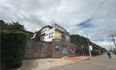 SE VENDE APARTAMENTO EN COTA CON JARDIN PRIVADO