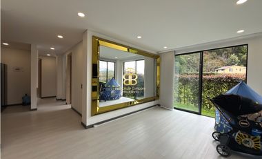 SE VENDE APARTAMENTO EN COTA CON JARDIN PRIVADO