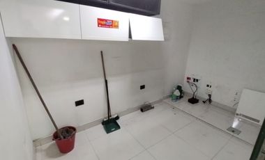 OFICINA EN VENTA EN PALMIRA FRENTE AL PARQUE BOLVAR 2DO PISO 204