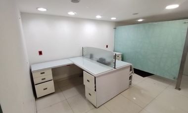 OFICINA EN VENTA EN PALMIRA FRENTE AL PARQUE BOLVAR 2DO PISO 204