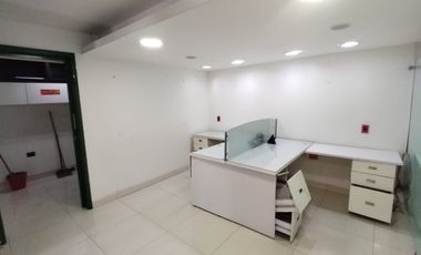 OFICINA EN VENTA EN PALMIRA FRENTE AL PARQUE BOLVAR 2DO PISO 204