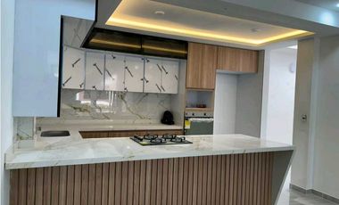 En venta casa amplia e iluminada en conjunto cerrado