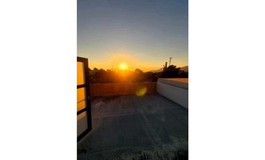 Se vende preciosa casa excelentes acabados en conjunto cerrado