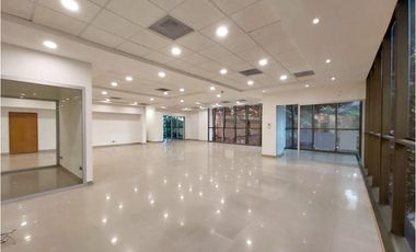 Venta de exclusiva oficina en Milla de oro 8373781