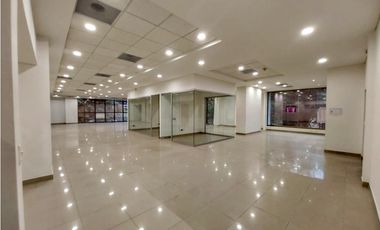 Venta de exclusiva oficina en Milla de oro 8373781