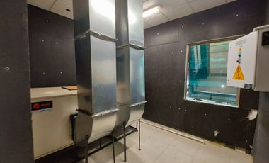 Venta de exclusiva oficina en Milla de oro 8373781