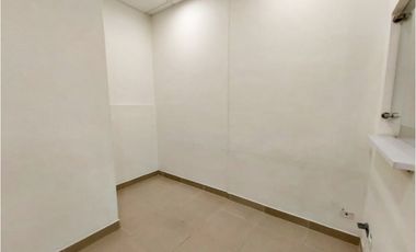 Venta de exclusiva oficina en Milla de oro 8373781