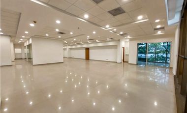 Venta de exclusiva oficina en Milla de oro 8373781