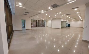 Venta de exclusiva oficina en Milla de oro 8373781