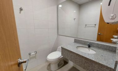Venta de exclusiva oficina en Milla de oro 8373781