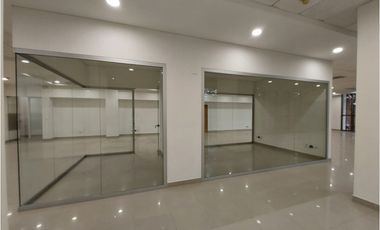 Venta de exclusiva oficina en Milla de oro 8373781
