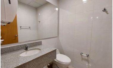 Venta de exclusiva oficina en Milla de oro 8373781