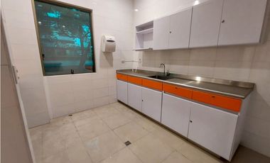 Venta de exclusiva oficina en Milla de oro 8373781