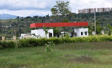 Se vende lote esquinero en condominio