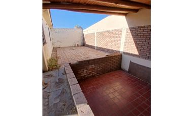 VENDE CASA EN EL BARRIO SMATA, LAS HERAS, MENDOZA.