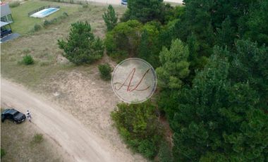 RETASADO!! LOTE EN COSTA ESMERALDA