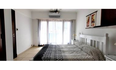 Hermoso y amplio depto.con balcón terraza.