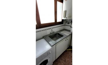 Hermoso y amplio depto.con balcón terraza.