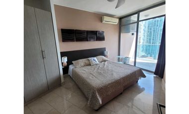 Se vende  Grand Tower modelo.i