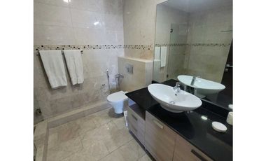 Se vende  Grand Tower modelo.i