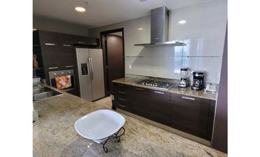 Se vende  Grand Tower modelo.i