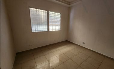 Espaciosa Casa en La Alameda