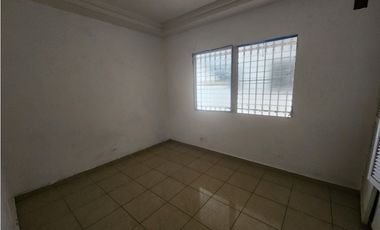 Espaciosa Casa en La Alameda