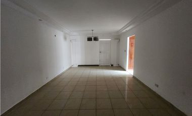 Espaciosa Casa en La Alameda